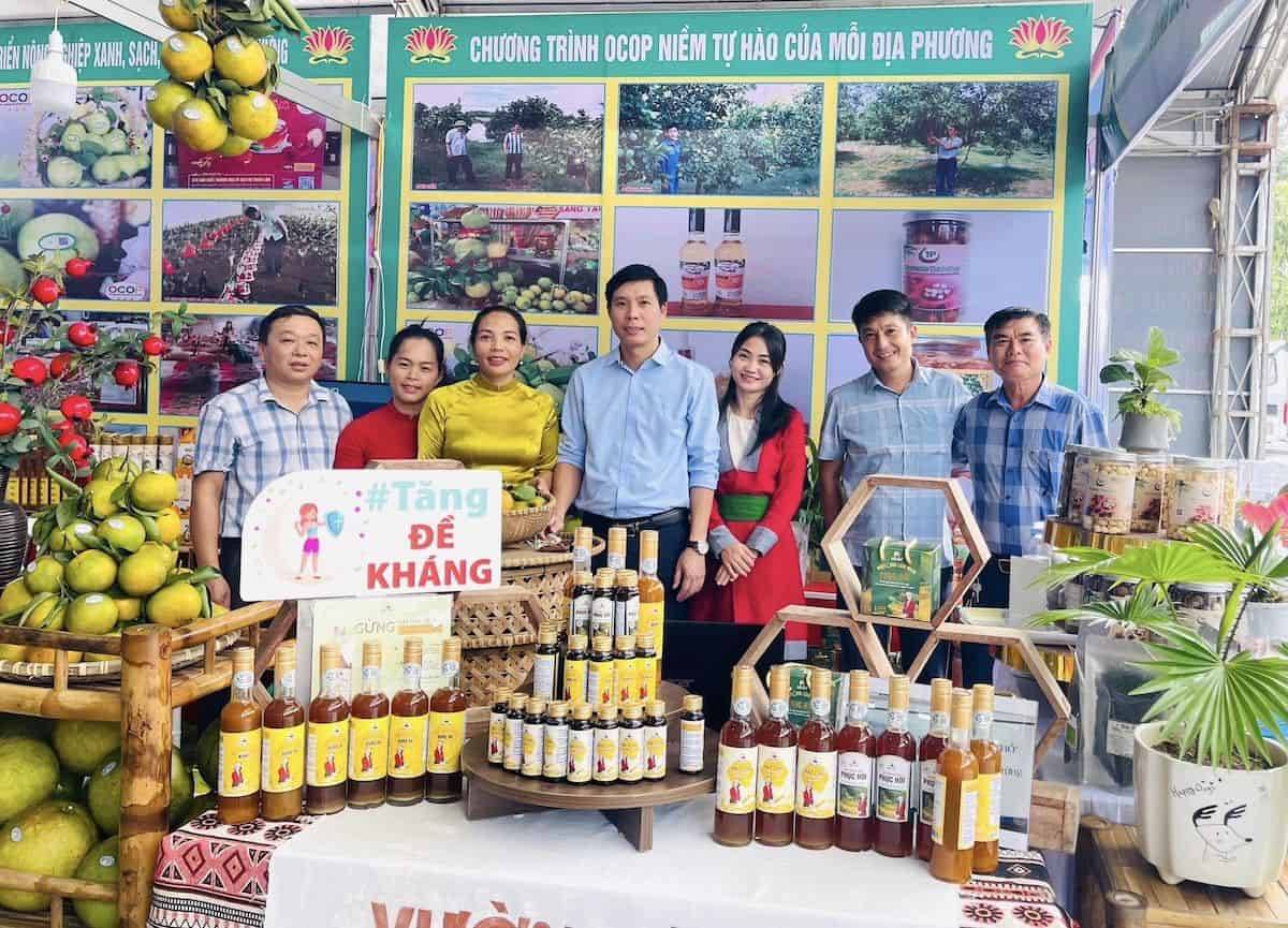 Các sản phẩm của HTX Bản Thổ được quảng bá tại chương trình OCOP.