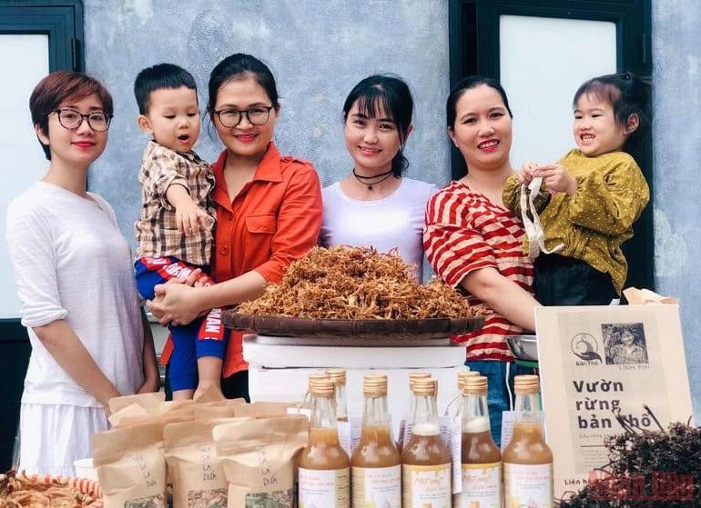 các gia đình có con nhỏ Khách hàng của Bản Thổ