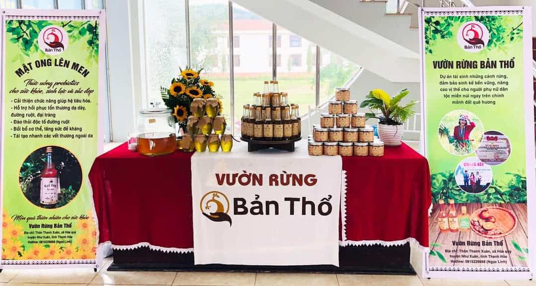 Một góc trưng bày sản phẩm “Vườn rừng bản Thổ”
