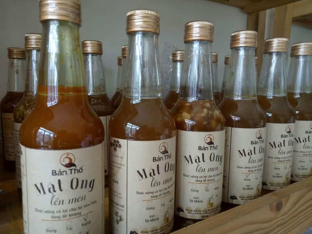 Sản phẩm mật ong lên men của HTX "Vườn rừng Bản thổ"
