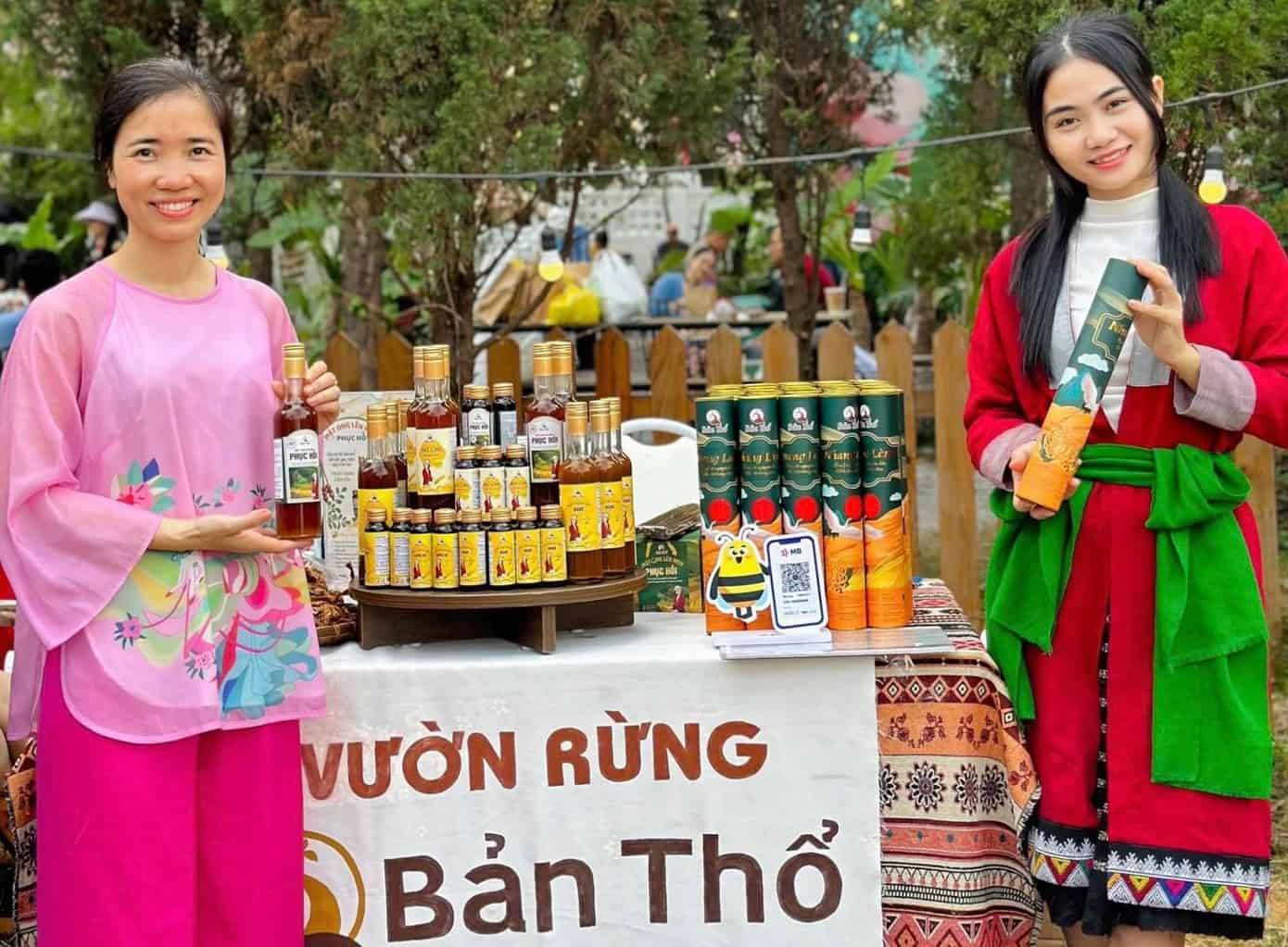 Các sản phẩm từ mô hình phát triển kinh tế, giúp phụ nữ đồng bào dân tộc có sinh kế, thu nhập ngay trên chính quê hương ảnh 6